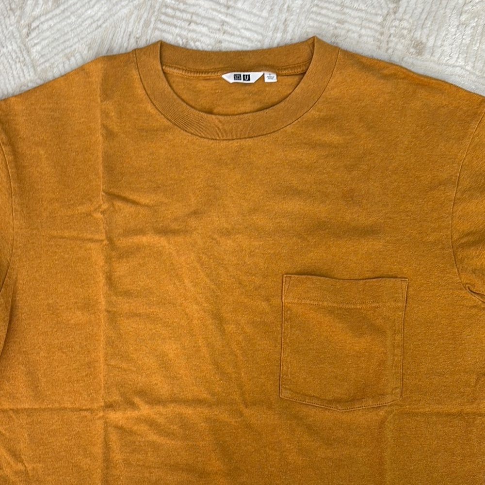 Uniqlo Men's Brown T-Shirt